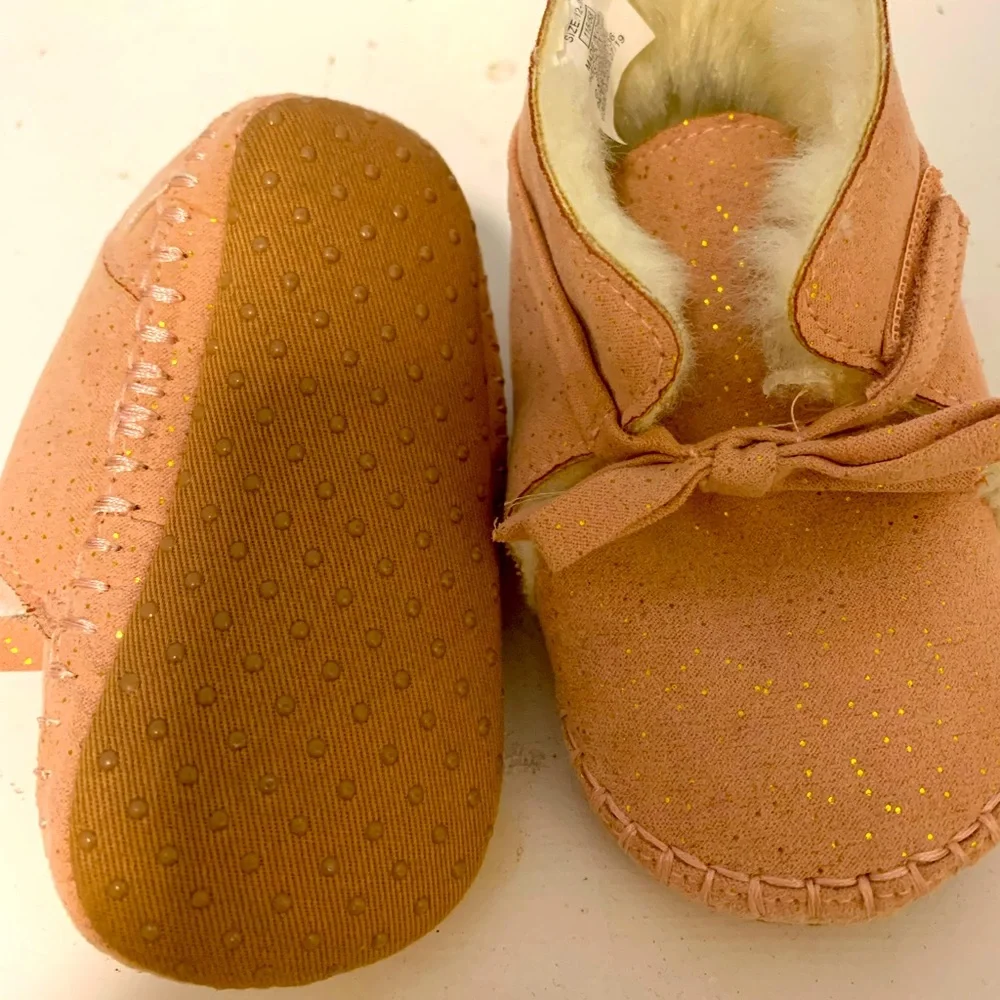🎉Host Pick🎉 NWOT- Toddler Winter Moccasins - Picture 4 of 6